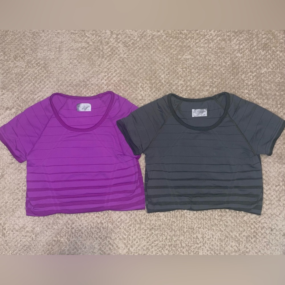 This Women's Athleta Fastest Track Tee Shirt Bundle in size XL